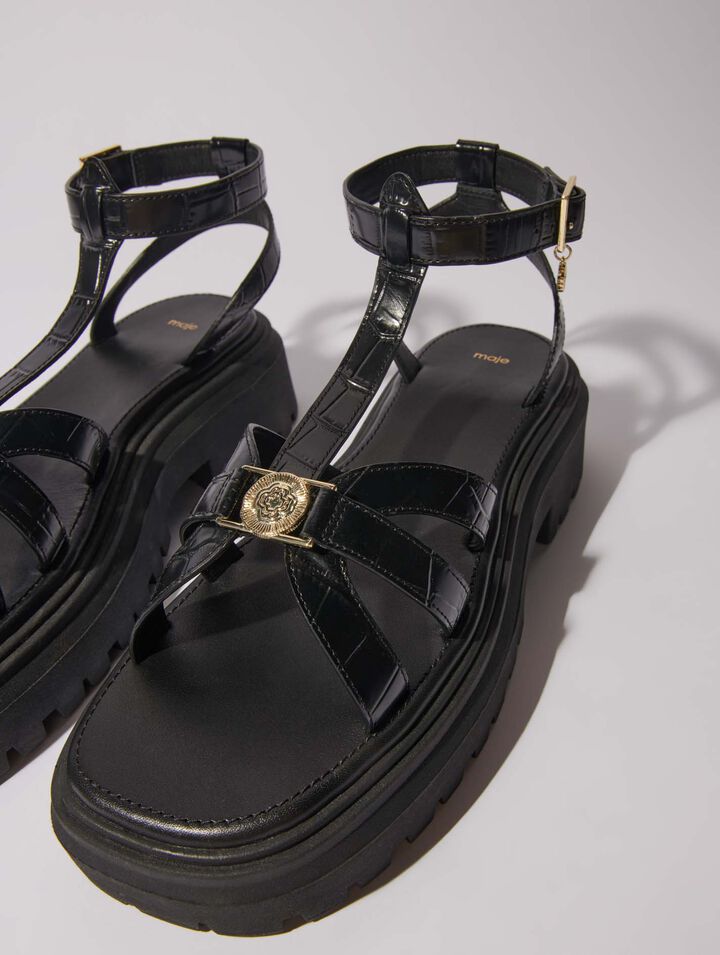 Sandalias planas dentadas