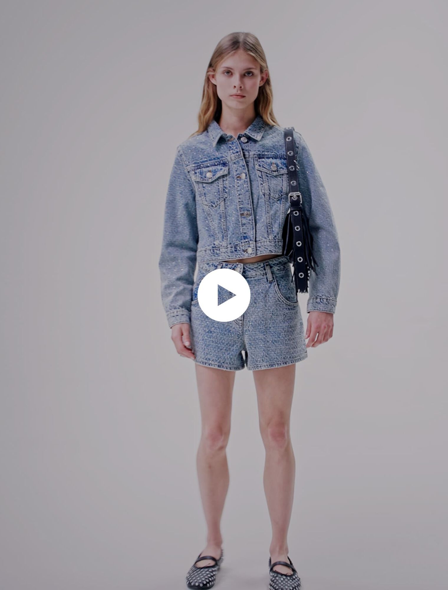 Short vaquero de jacquard y pedrería