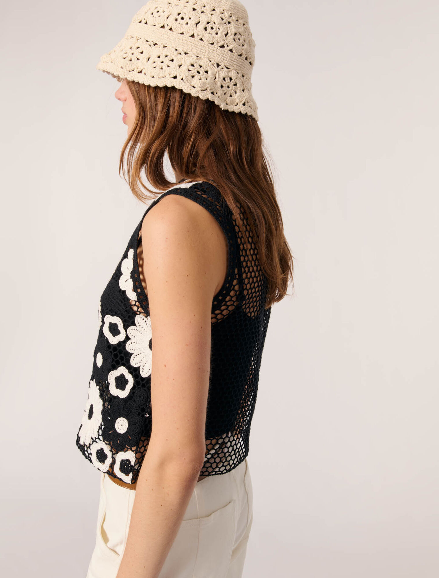 Top de ganchillo floral