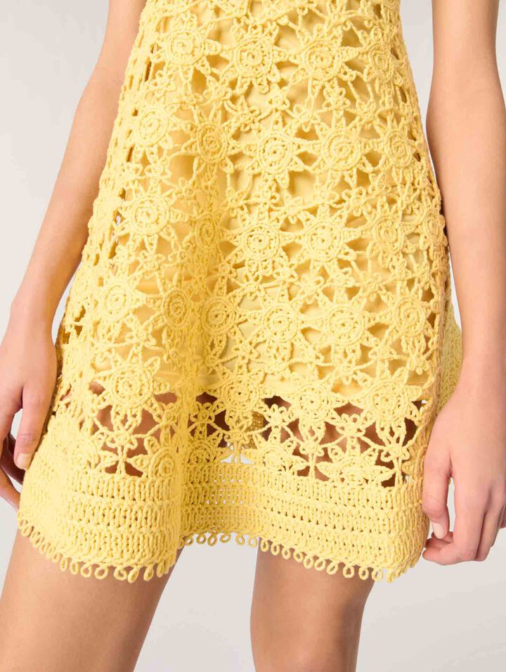 Vestido corto de tirantes de croché