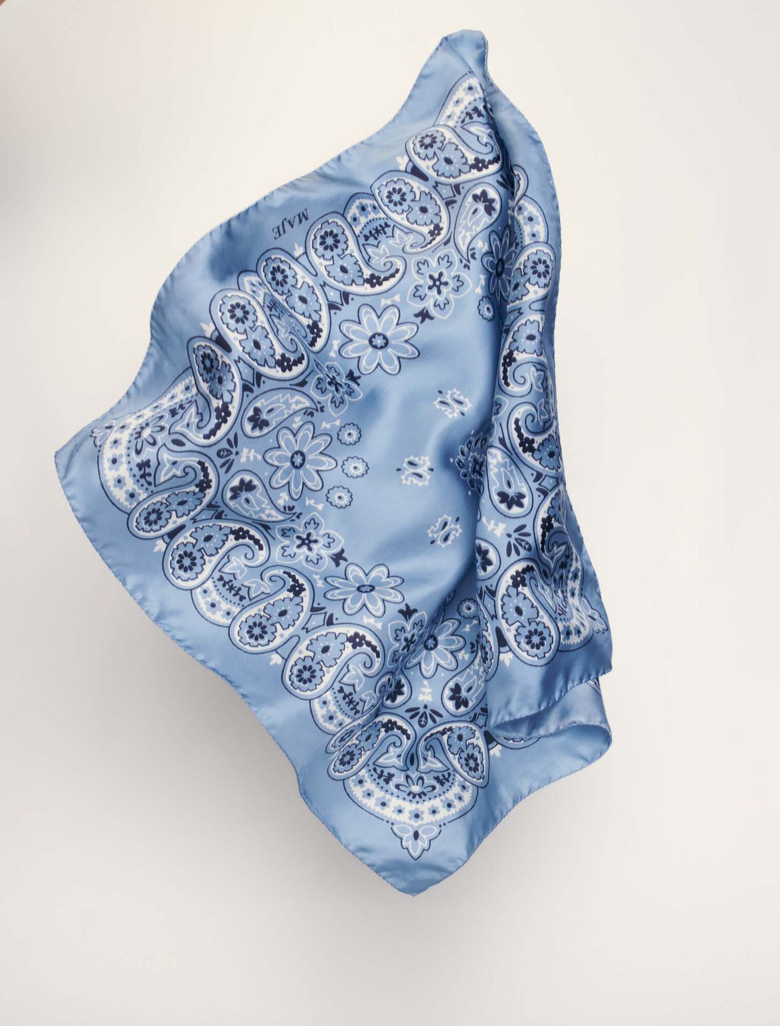Pañuelo con estampado bandana