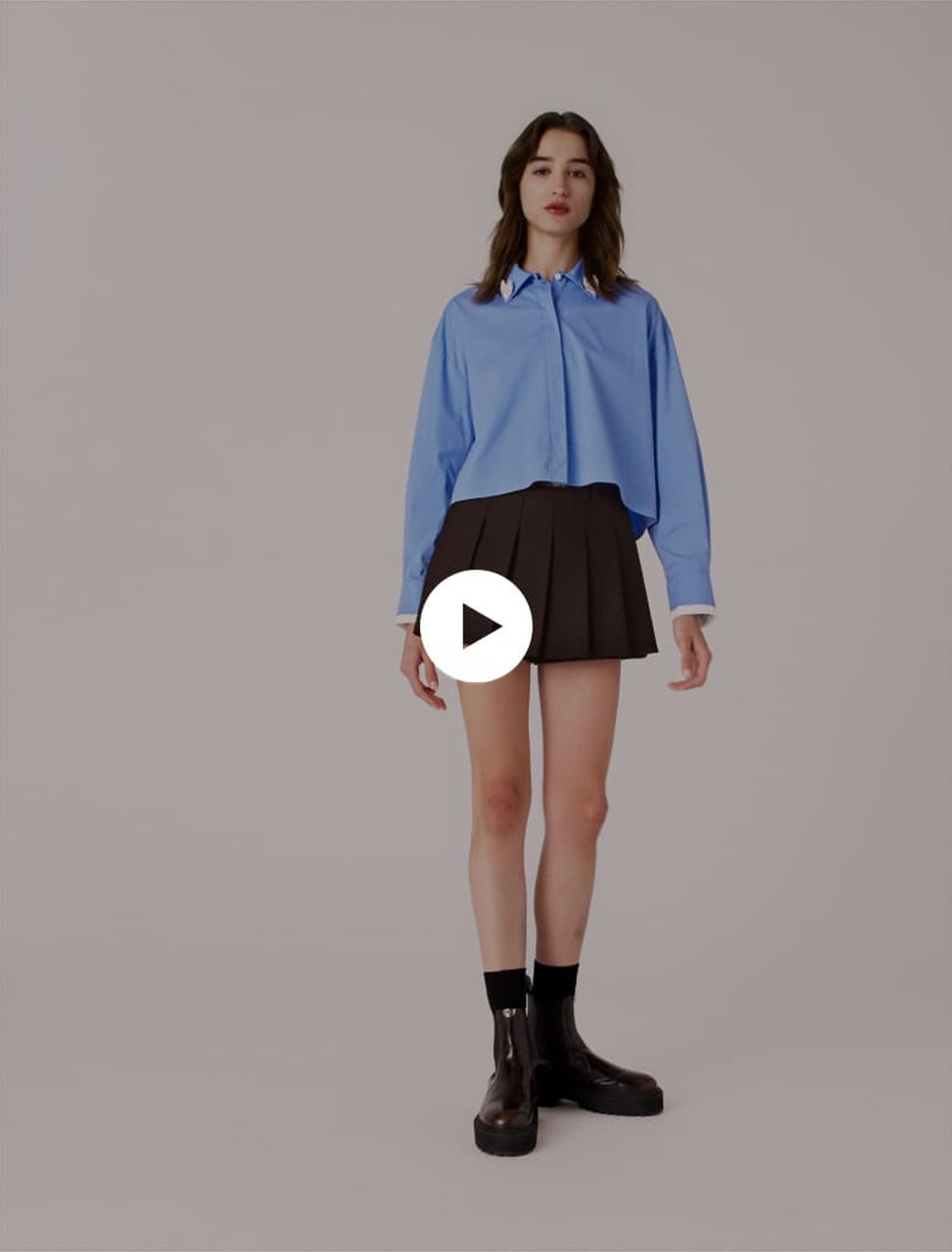Camisa con joya desmontable