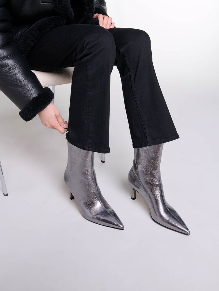 Botines con puntera metalizada
