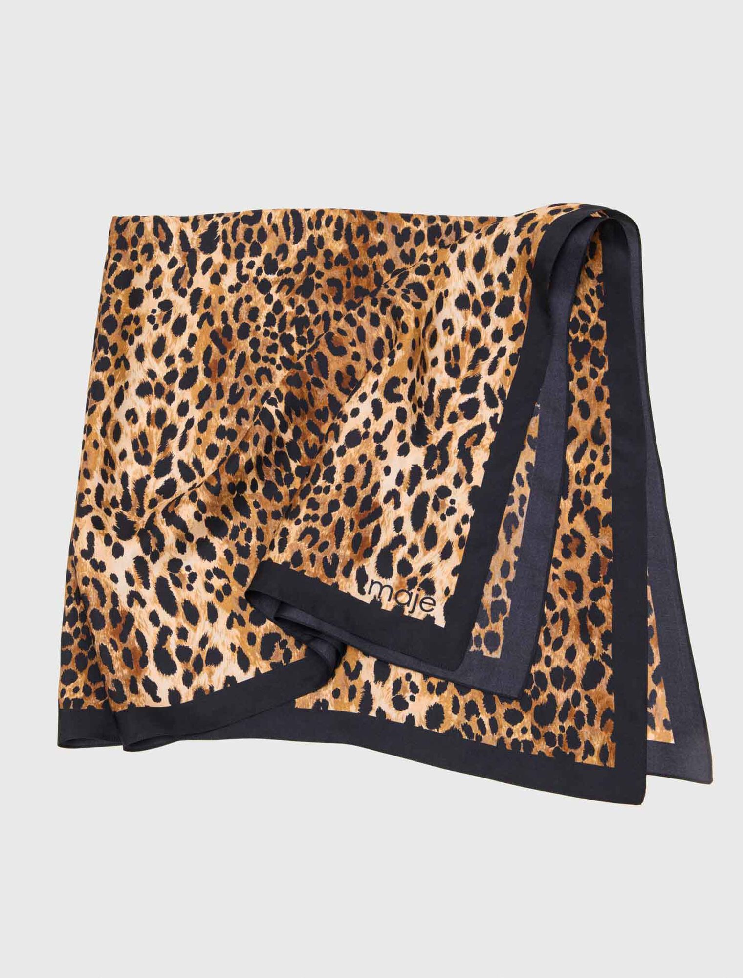 Pañuelo estampado leopardo