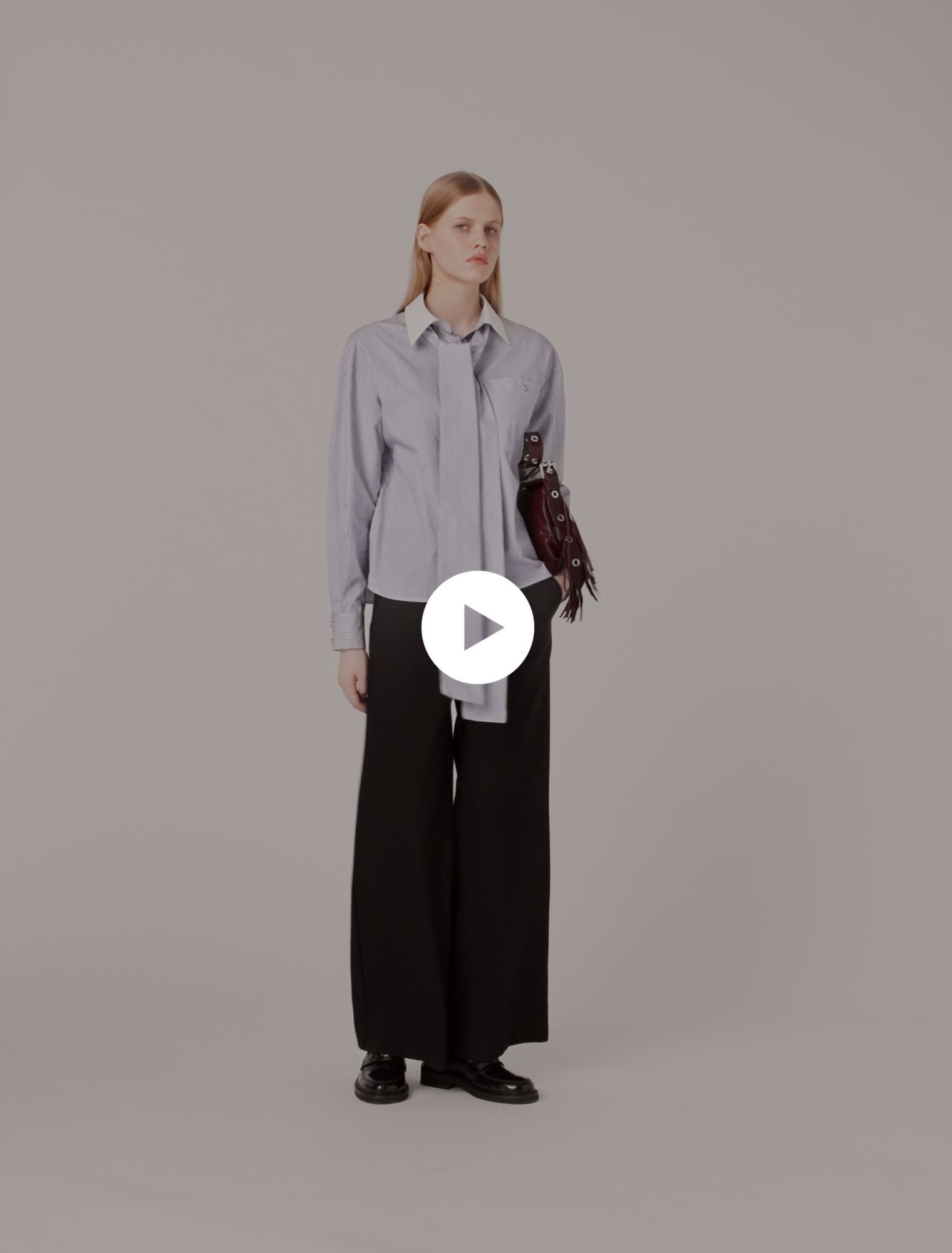 Pantalón acampanado