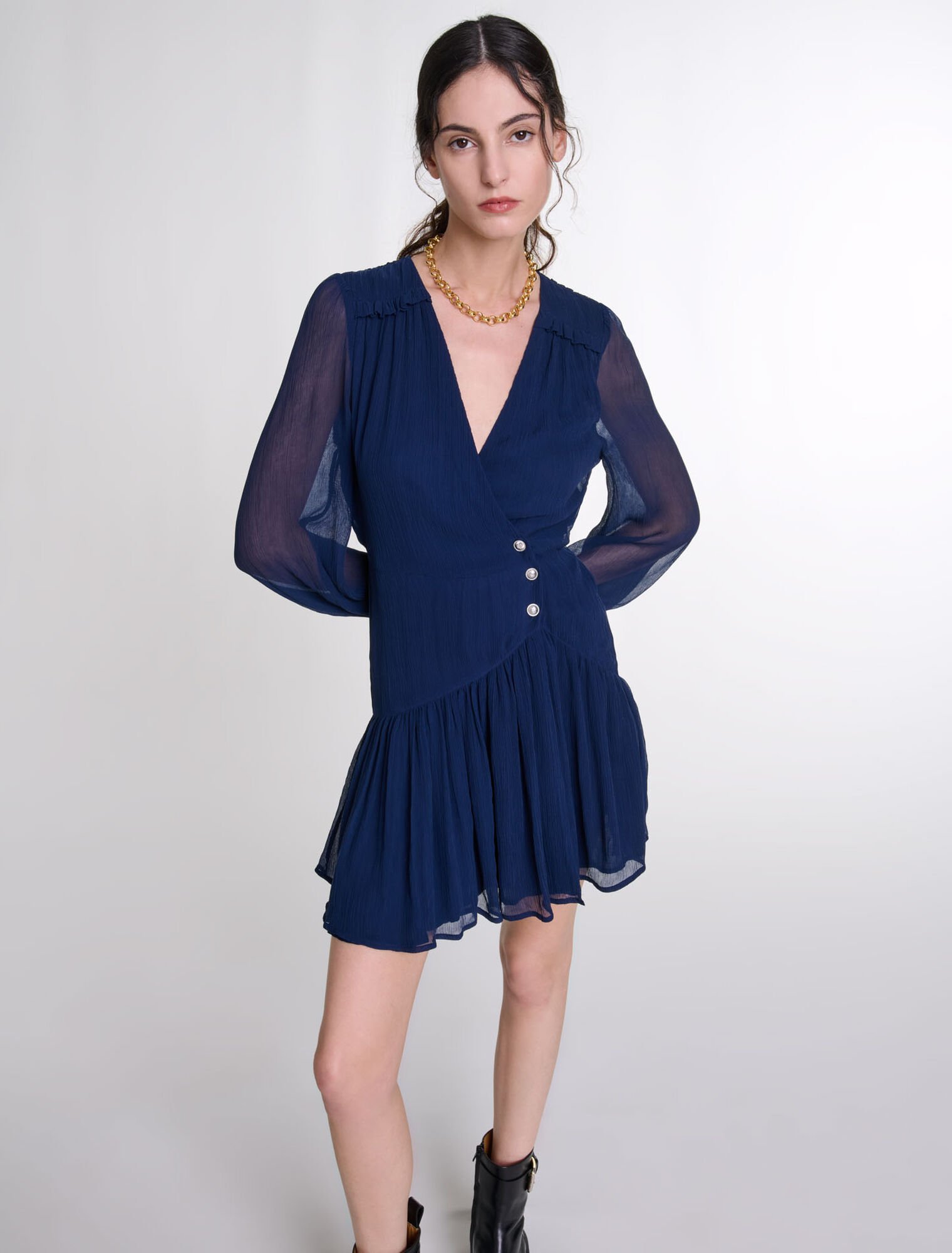 Vestido corto con volantes