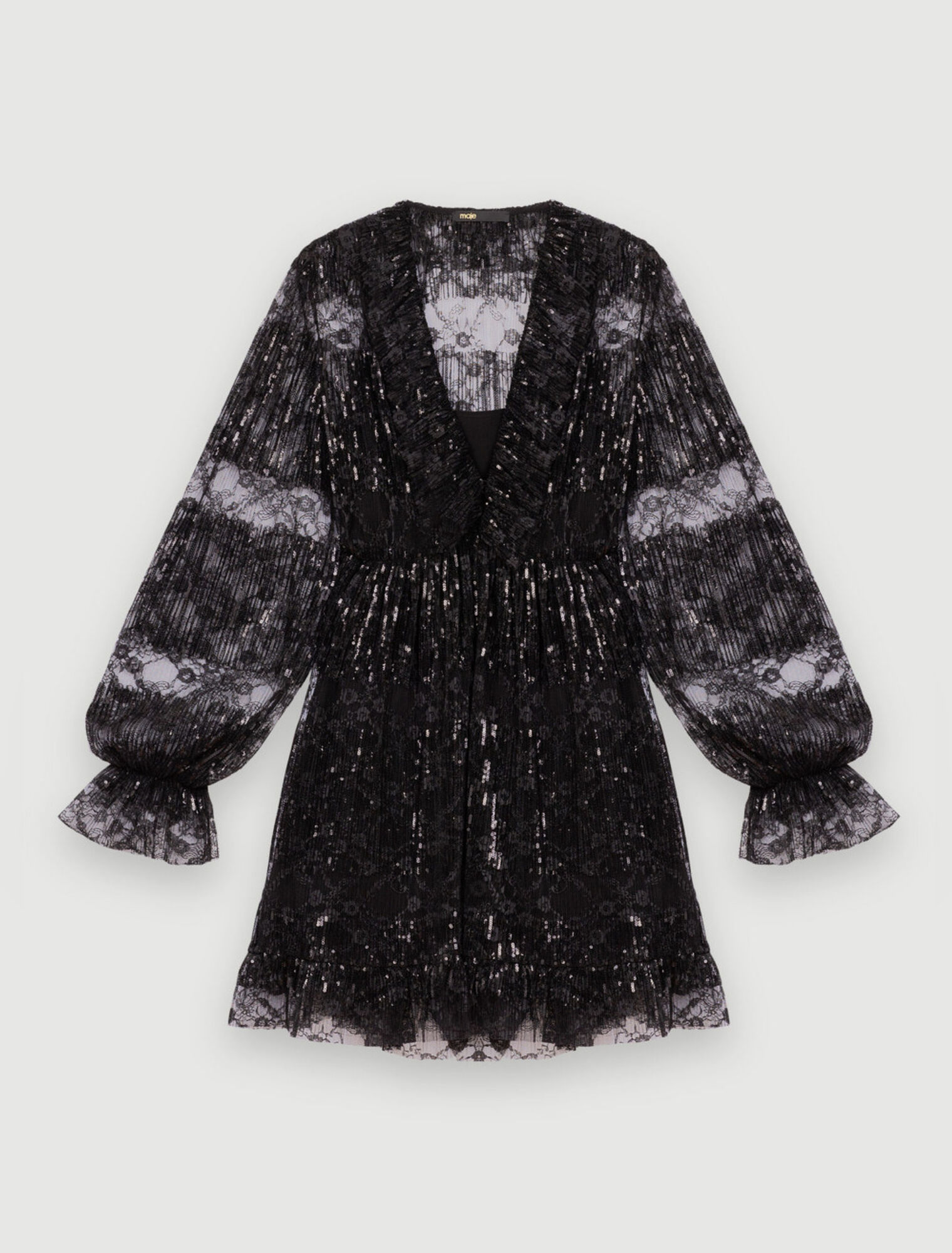 Vestido negro de encaje plisado