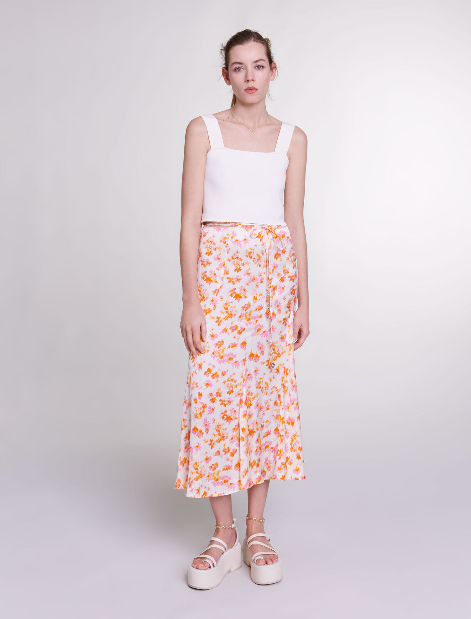 Falda satinada con estampado floral