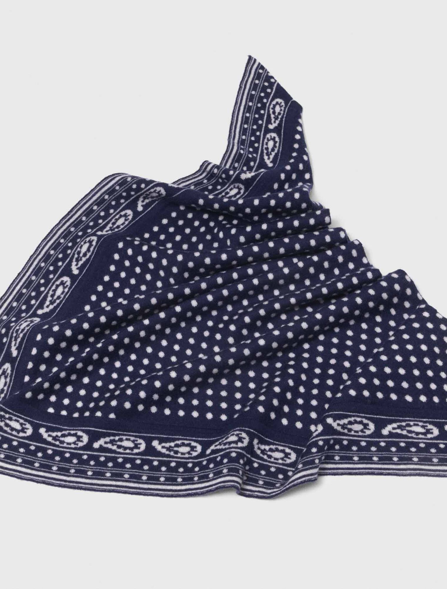 Bufanda triangular reversible