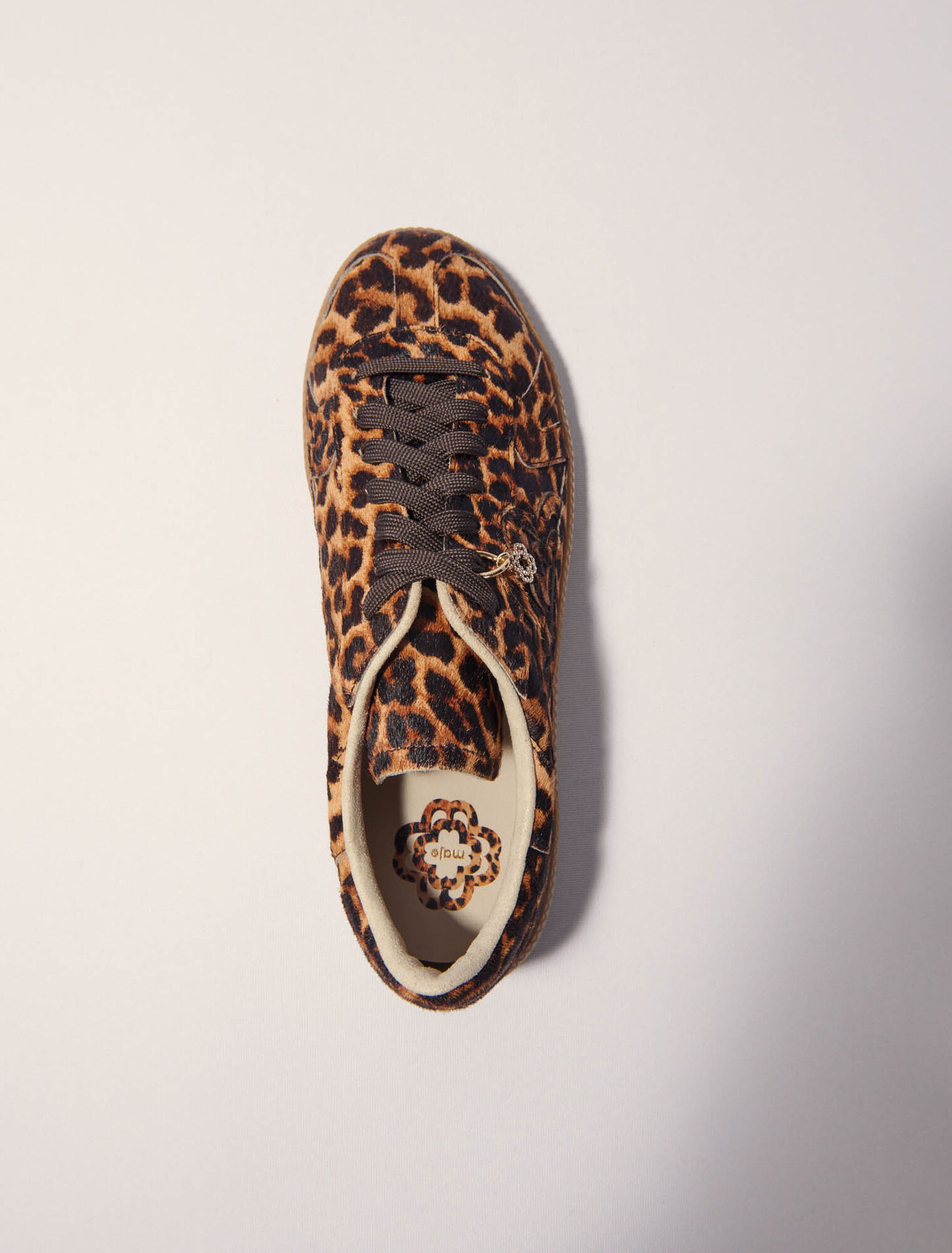 Zapatillas de piel con efecto leopardo