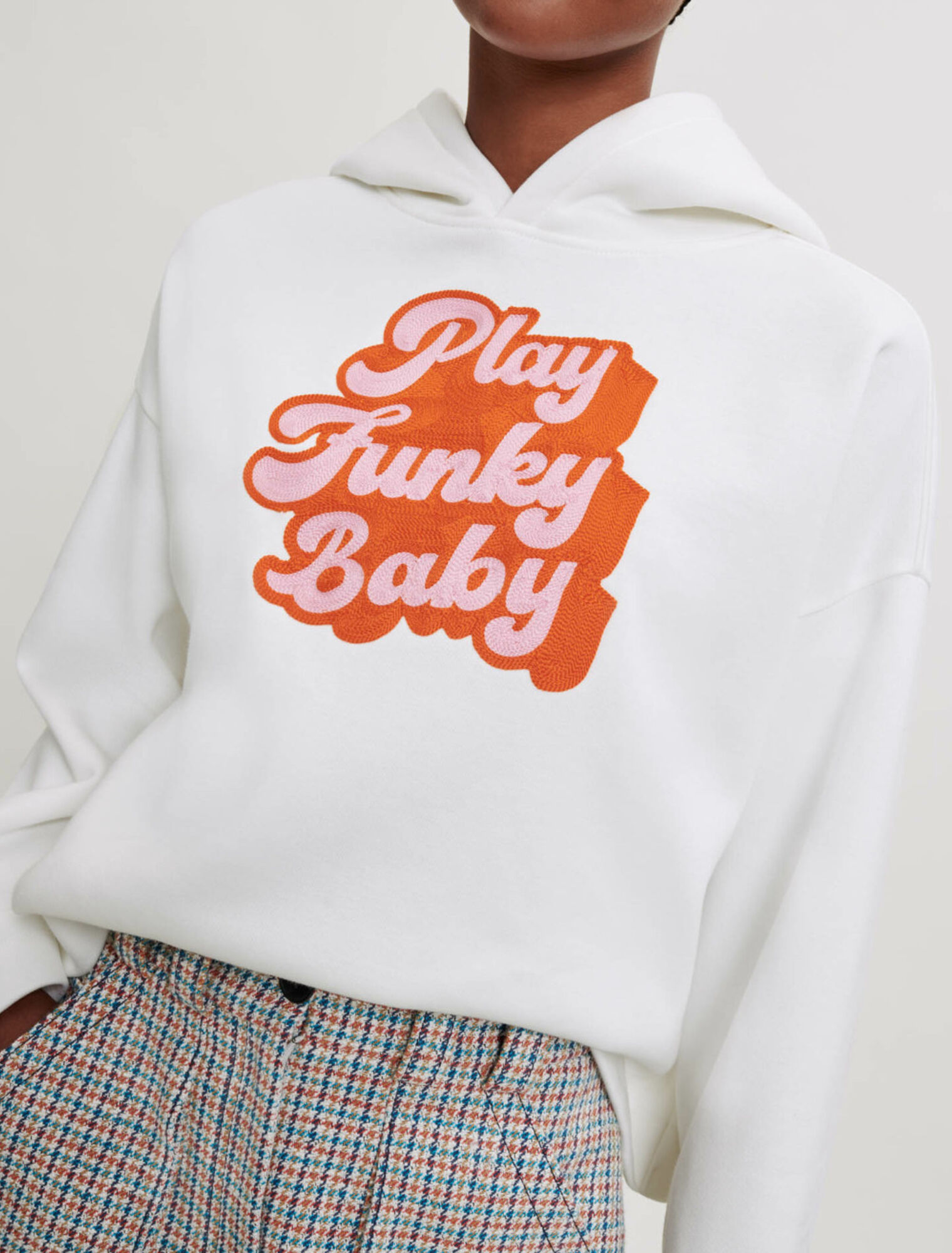 Sudadera con bordado de los 70