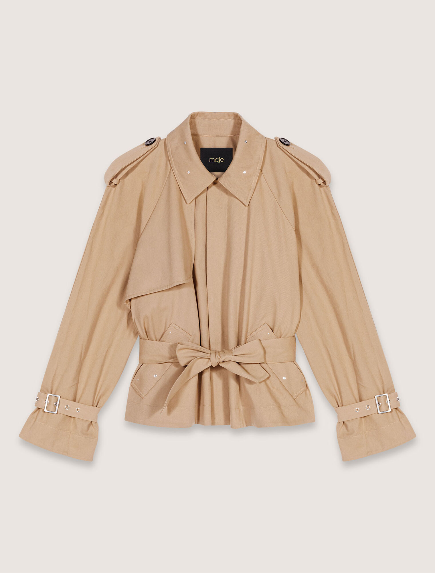 Gabardina corta con tachuelas