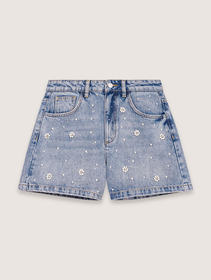 Short vaquero con perlas bordadas