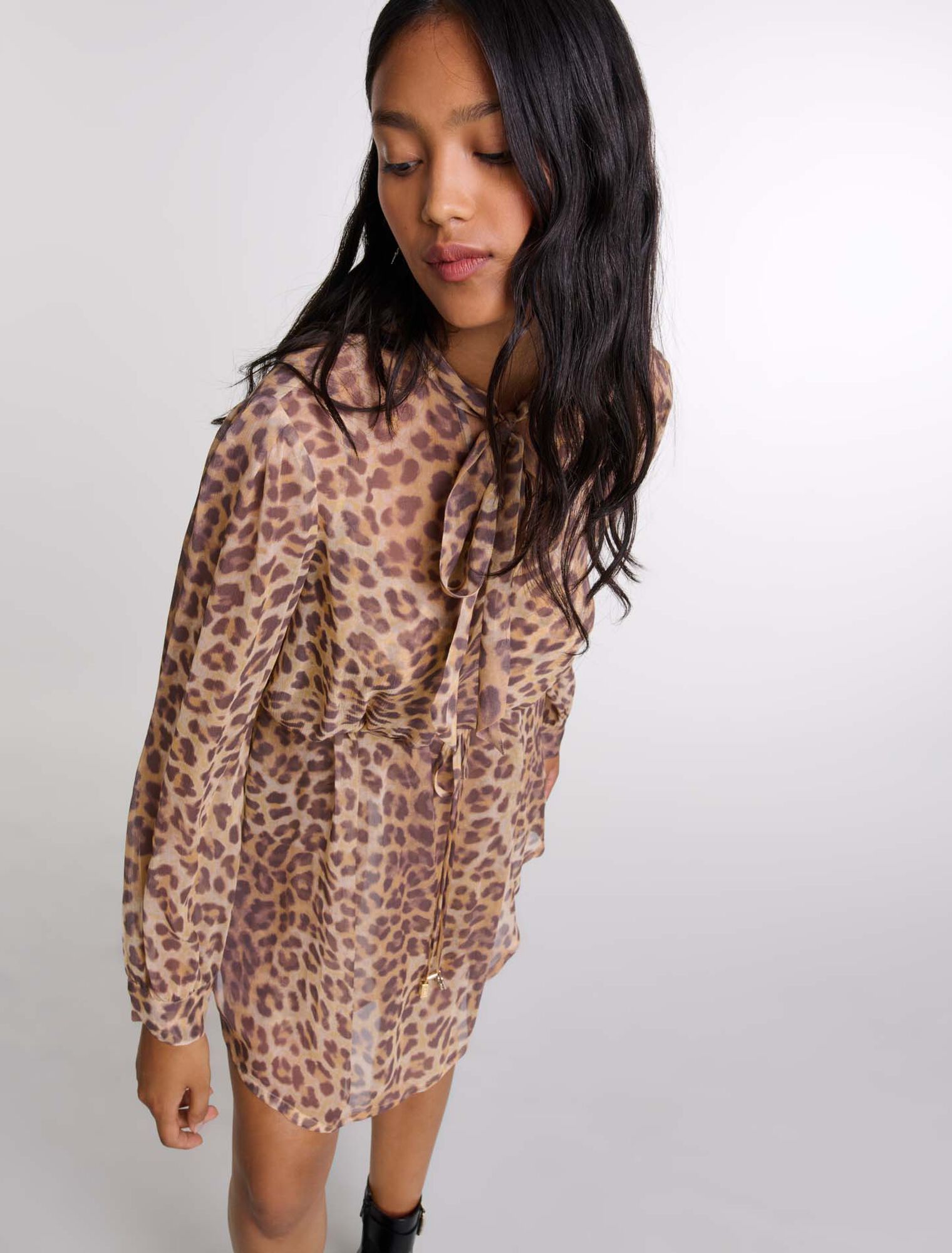 Vestido corto estampado de leopardo