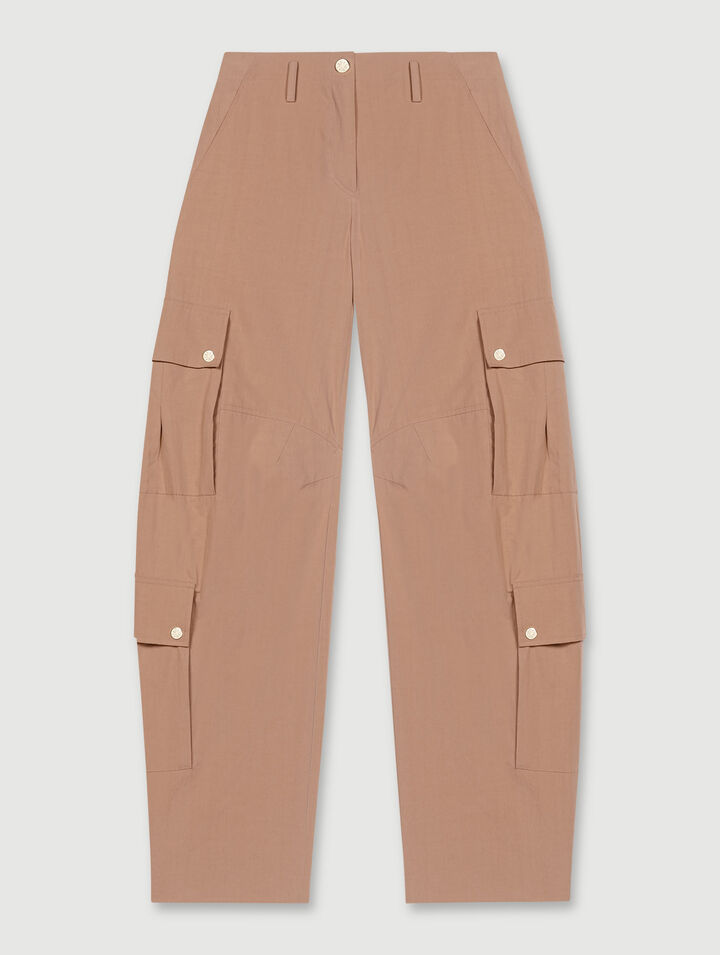 Pantalón cargo con bolsillos