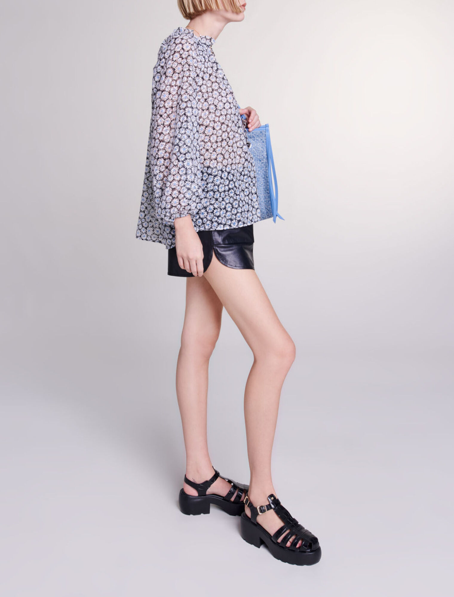 Blusa con estampado floral