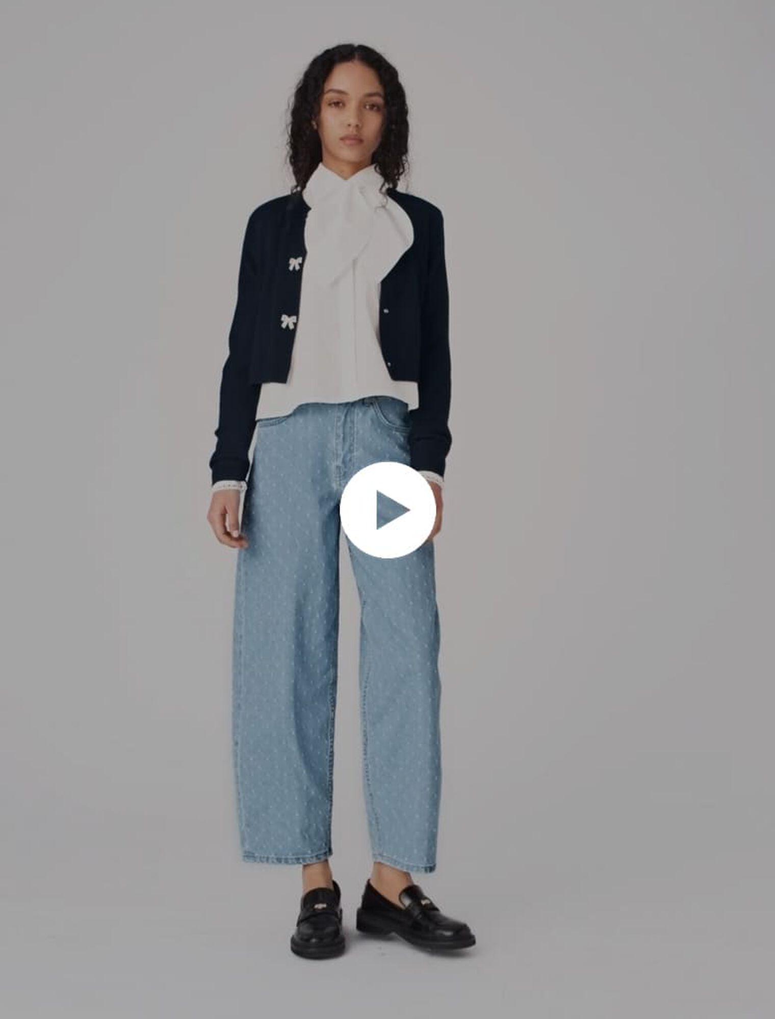 C&aacute;rdigan con botones lazo joya