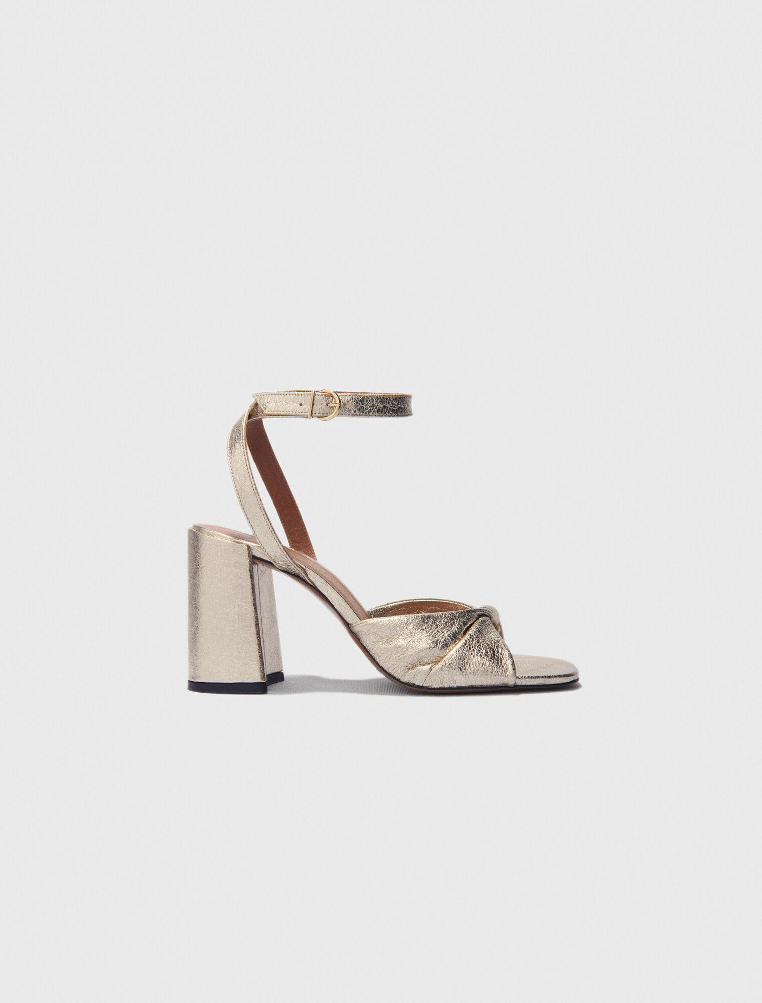 Sandalias de cuero metalizado con tacón
