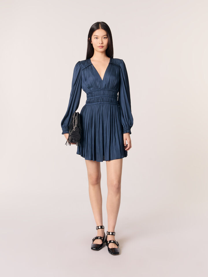 Vestido corto de raso con volantes