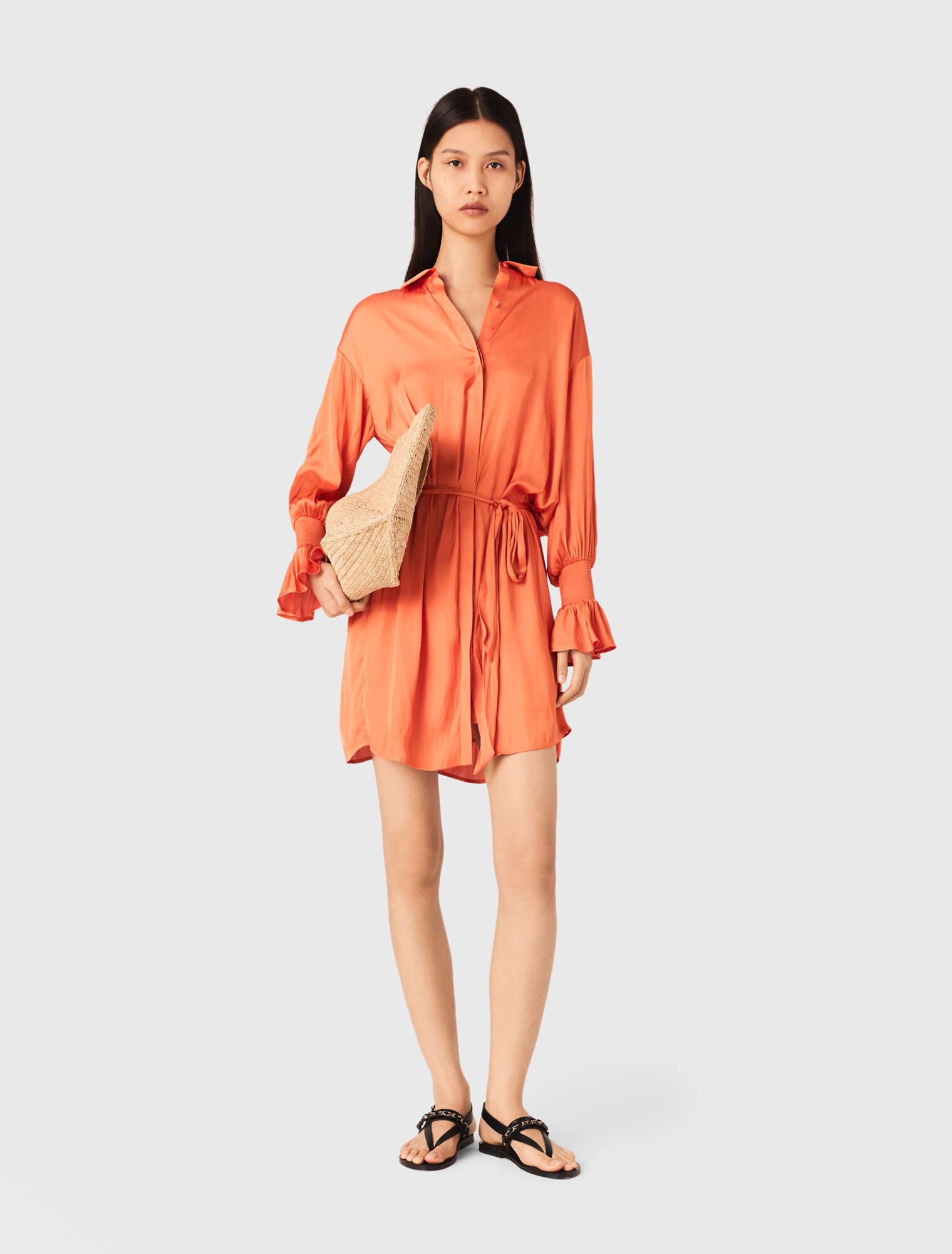 Vestido corto satinado