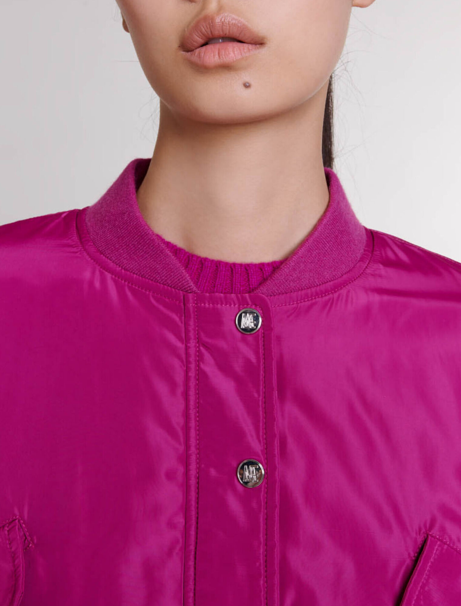 Cazadora bomber corta