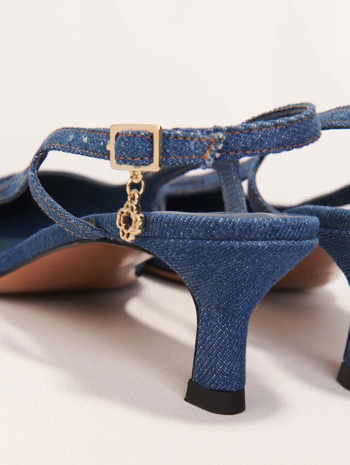 Zapato de tacón en denim con strass