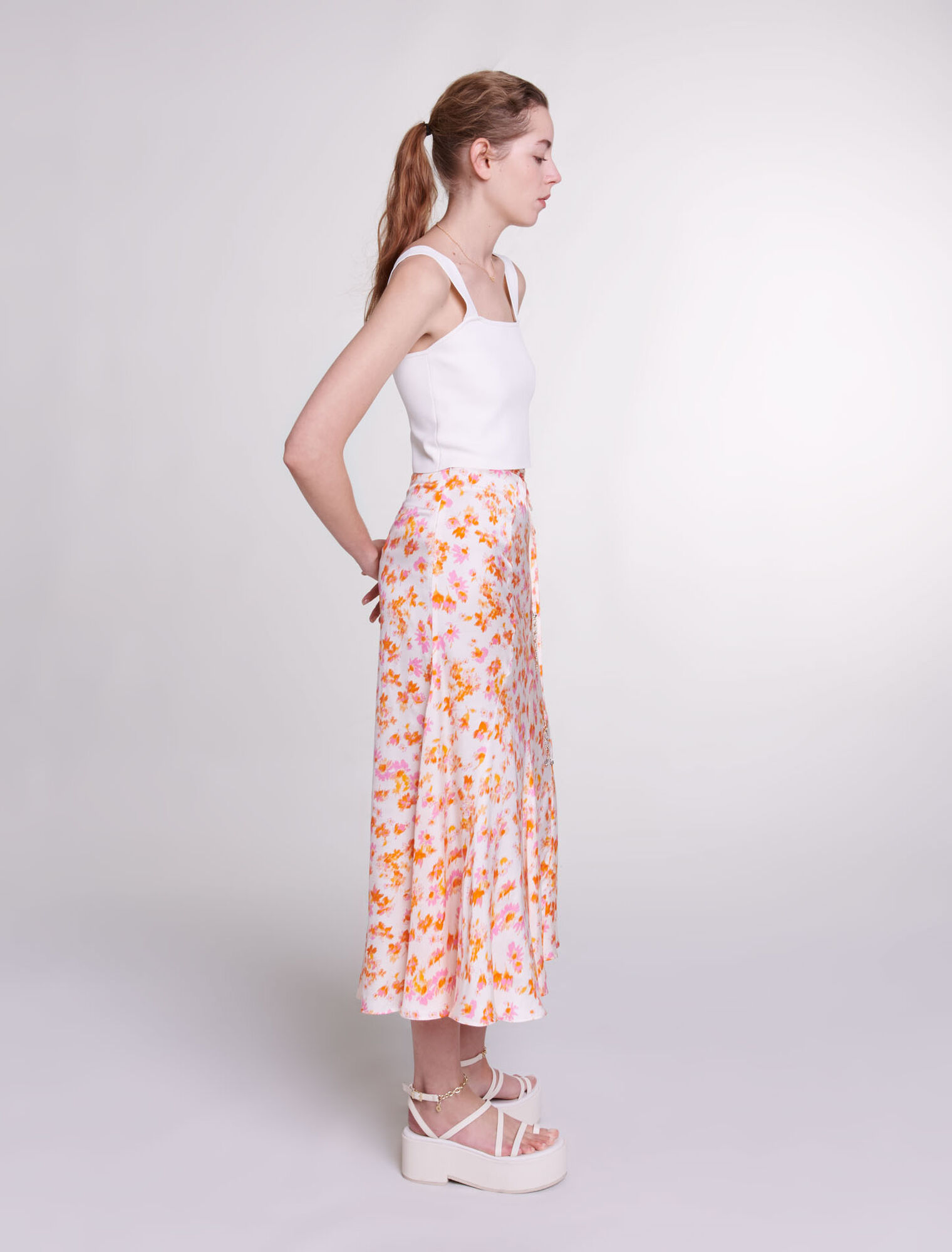 Falda satinada con estampado floral