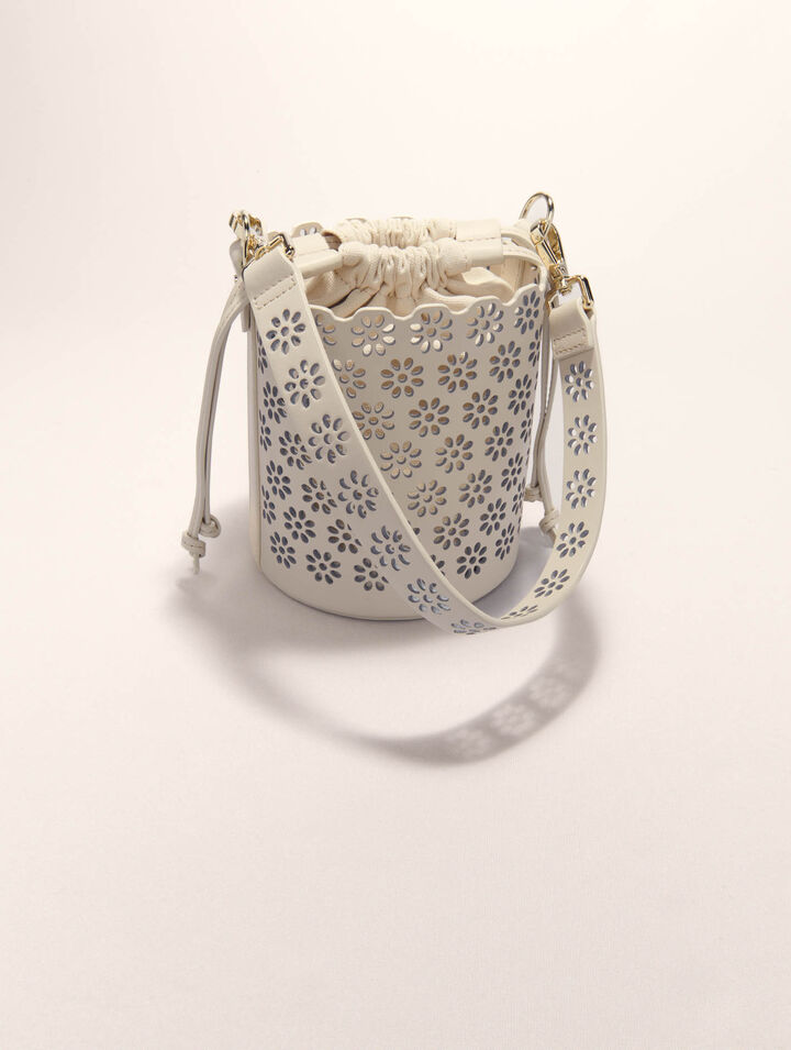 Bolso cubo de piel perforada