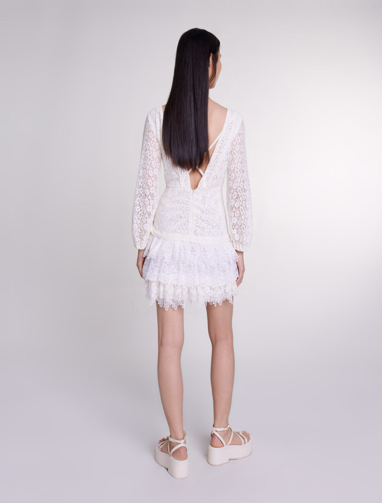 Vestido drapeado de encaje