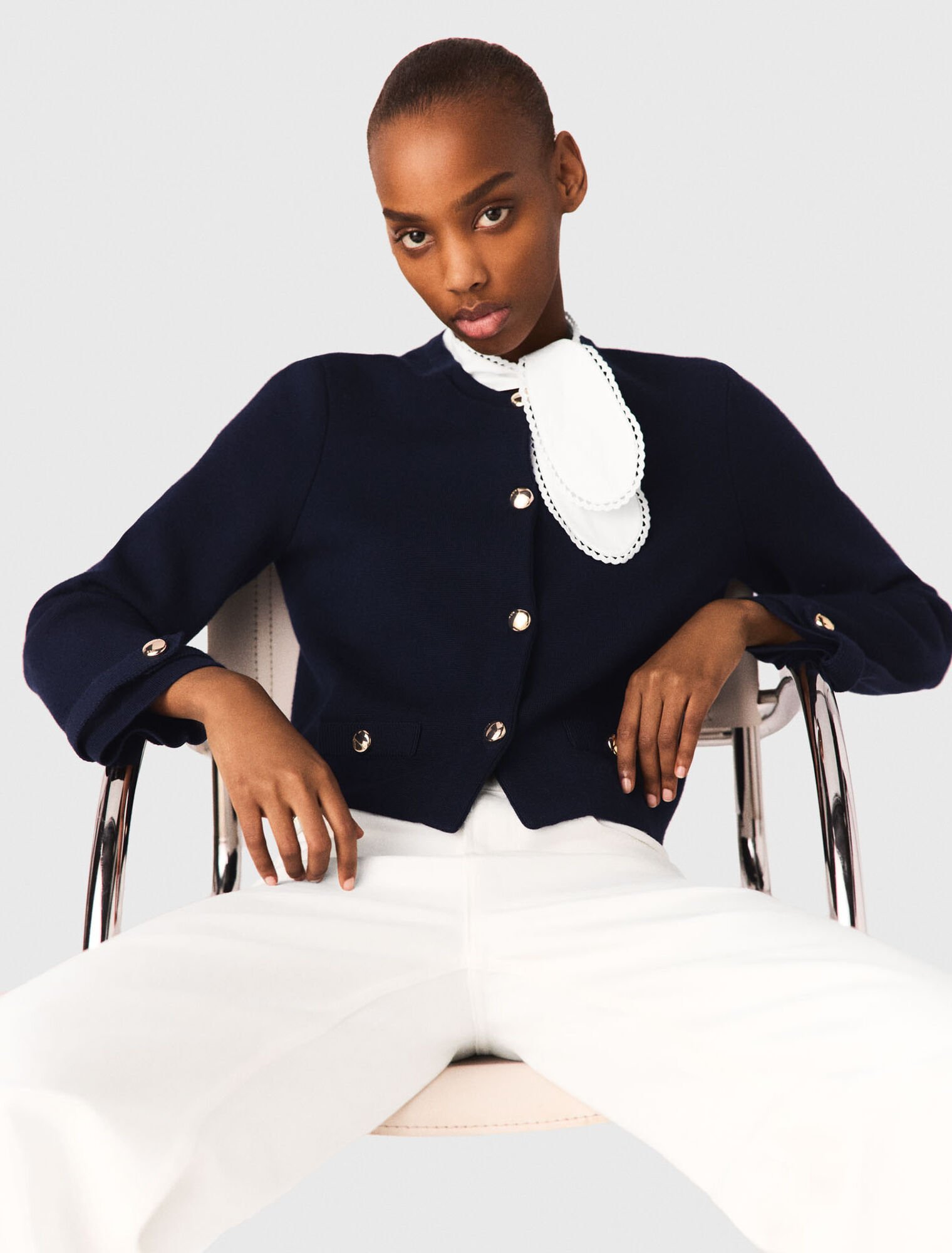 C&aacute;rdigan con cuello bordado suelto