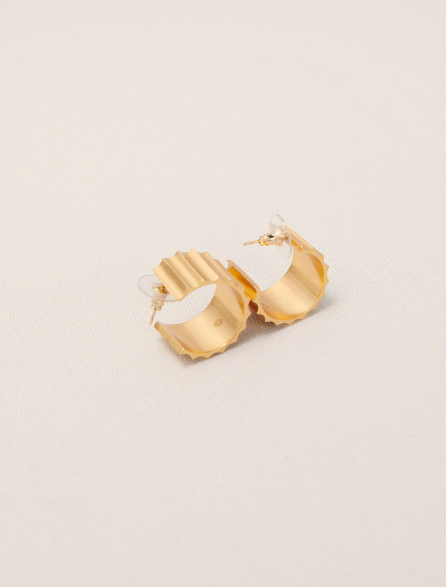Pendientes de aro mini de metal cónico 