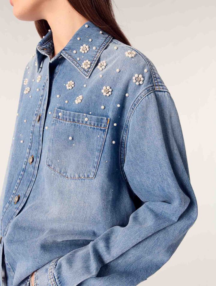 Camisa vaquera con perlas bordadas
