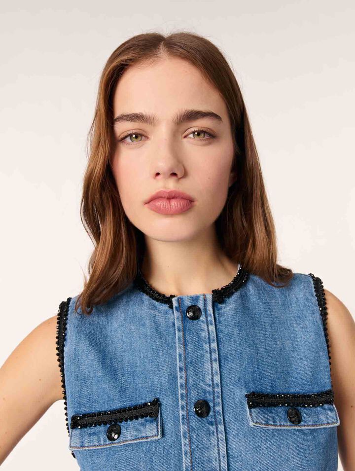 Vestido vaquero y pasamanos bordados