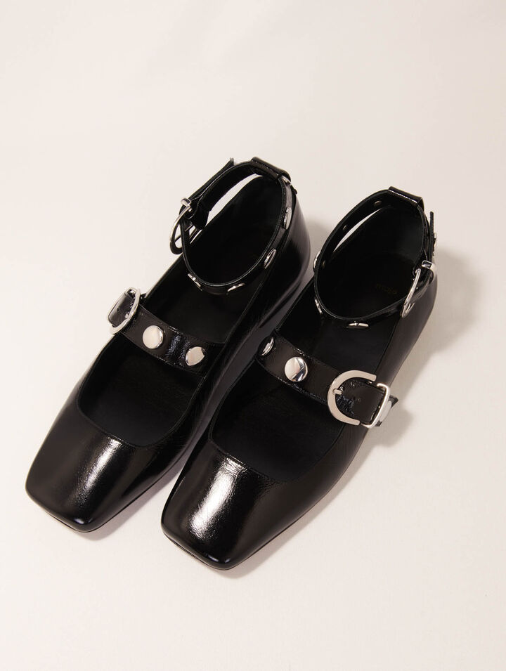 Babies de cuero con tachuelas