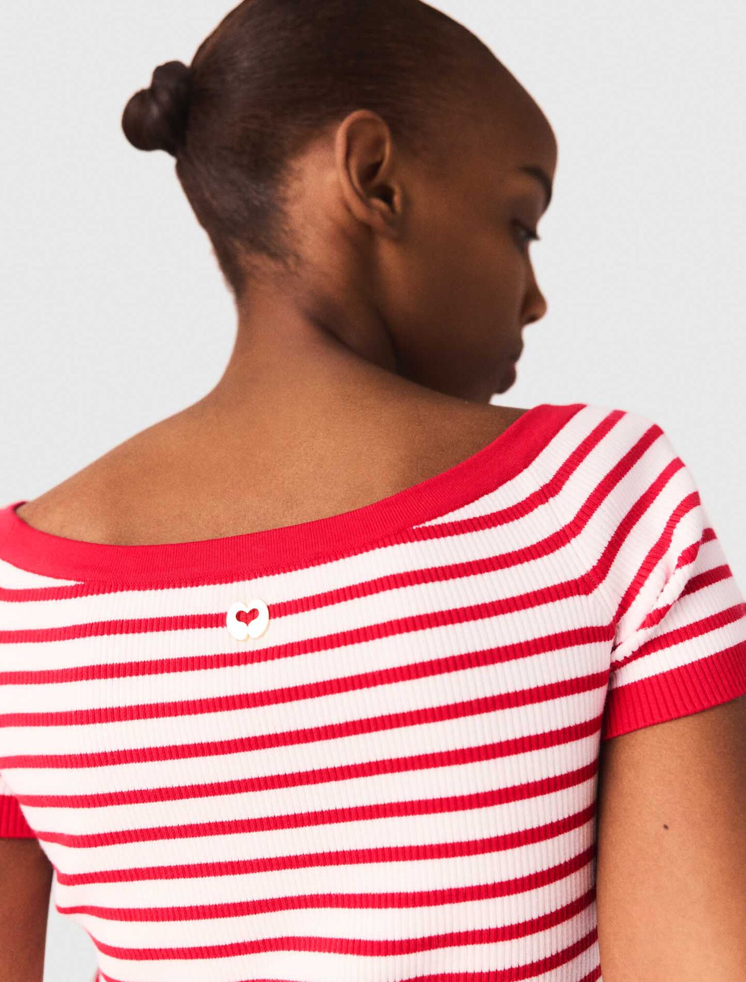 Top de punto a rayas cuello barco