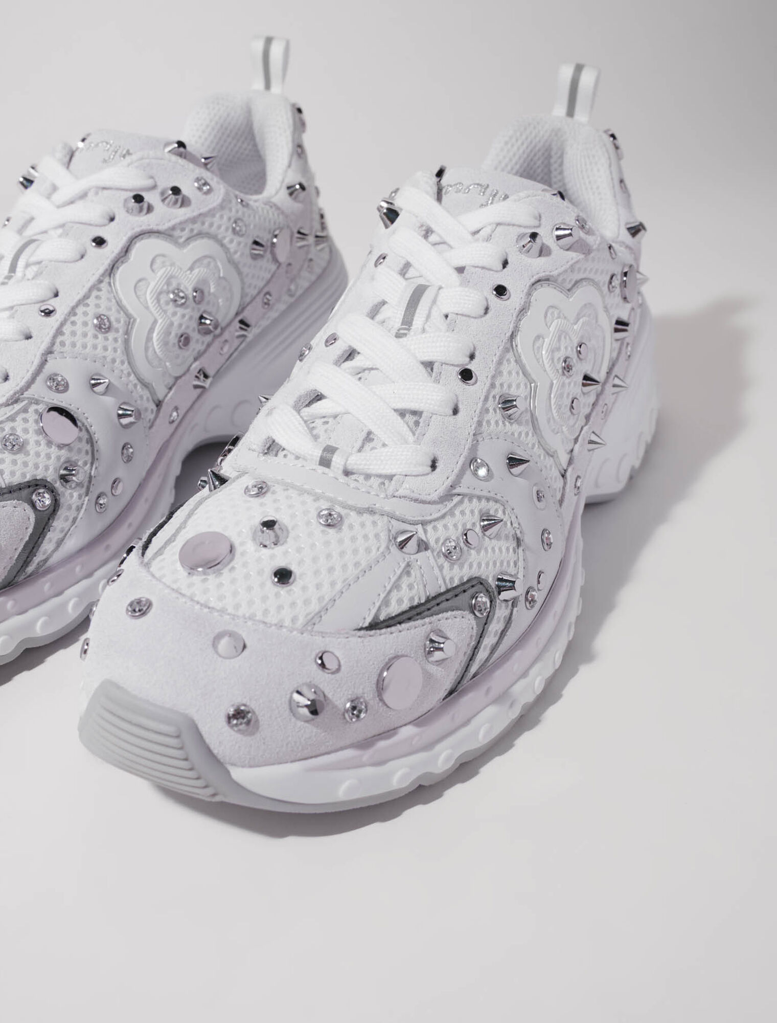 Zapatillas M tachuelas