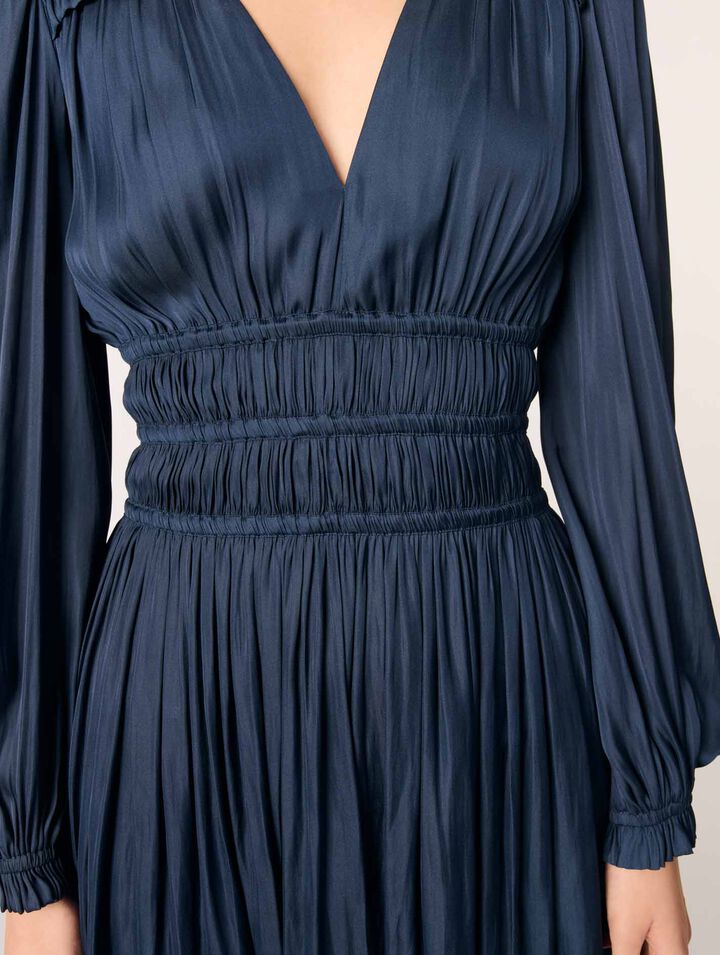 Vestido corto de raso con volantes