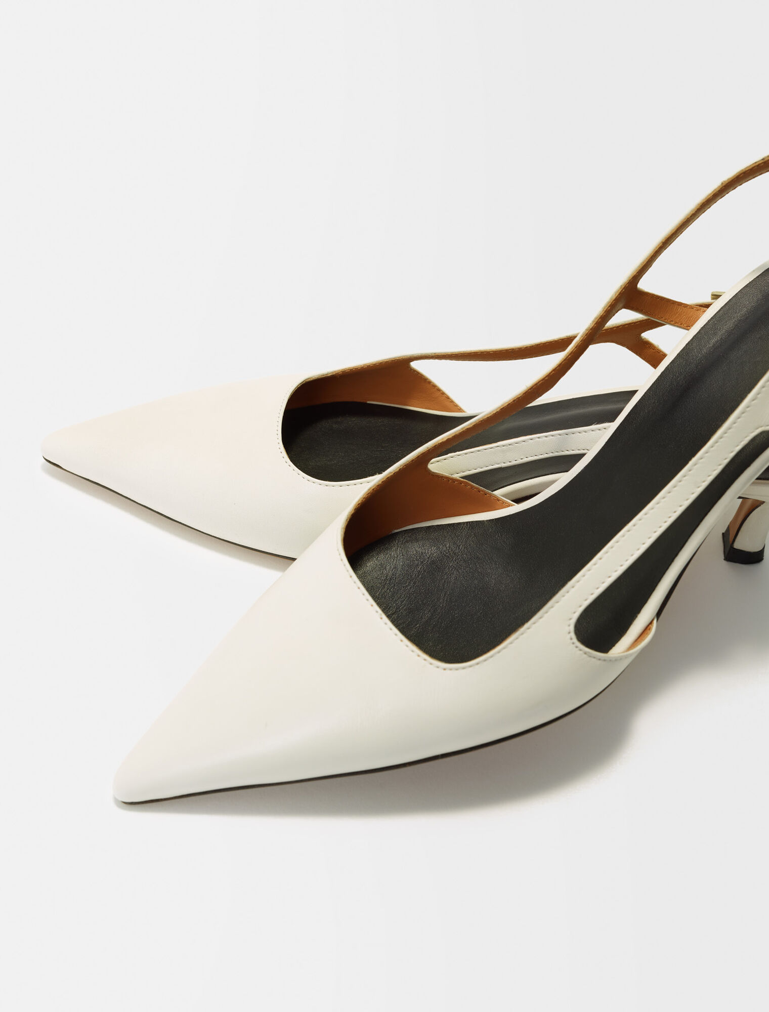 Zapatos tacón punta correas ajustables