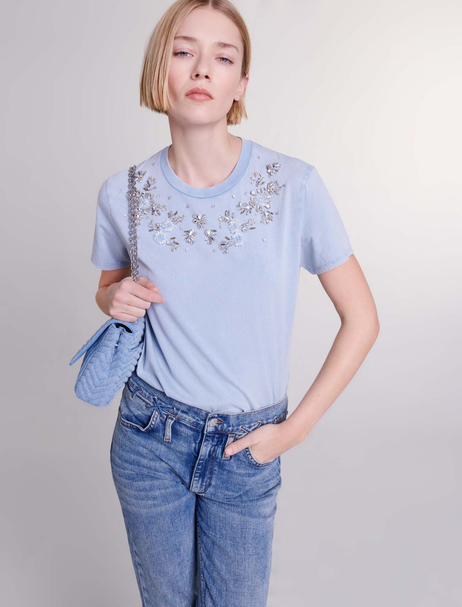 Camiseta decorada con brillantes