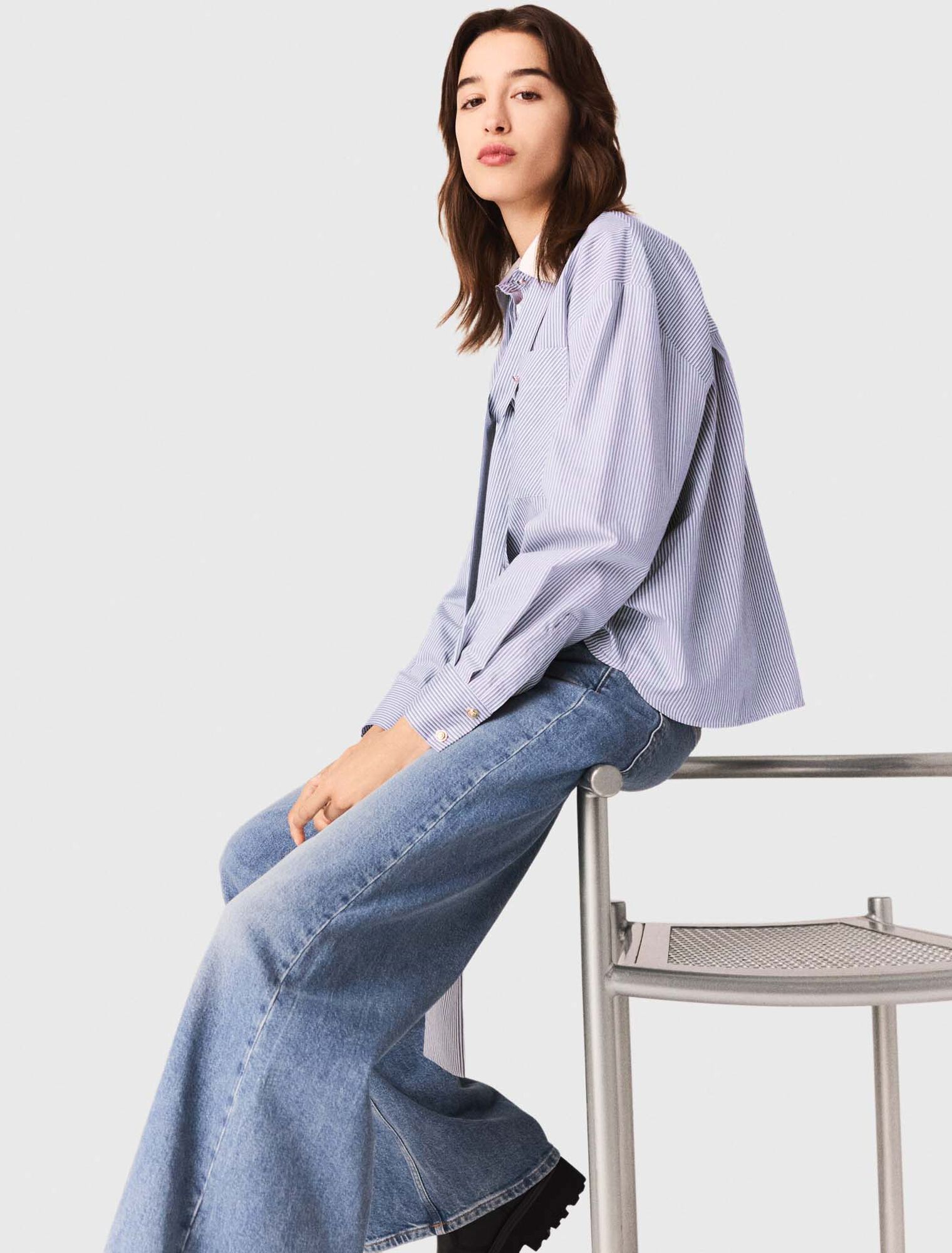 Camisa de rayas con cuello lavallière