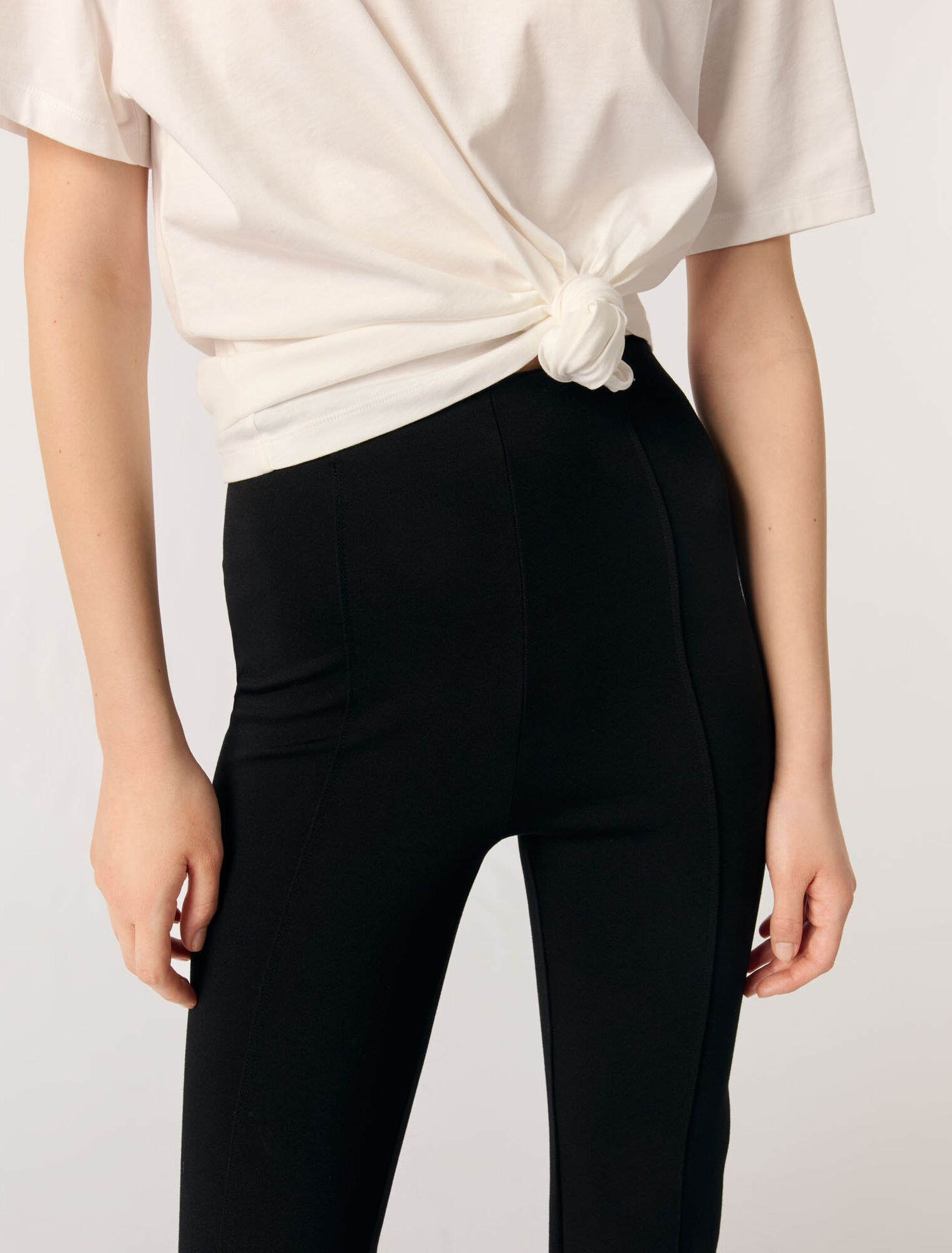 Pantalones con abertura