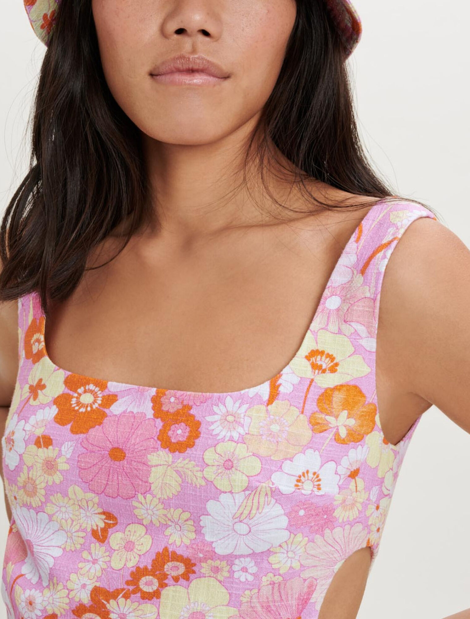 Vestido colgante estampado Flower Power
