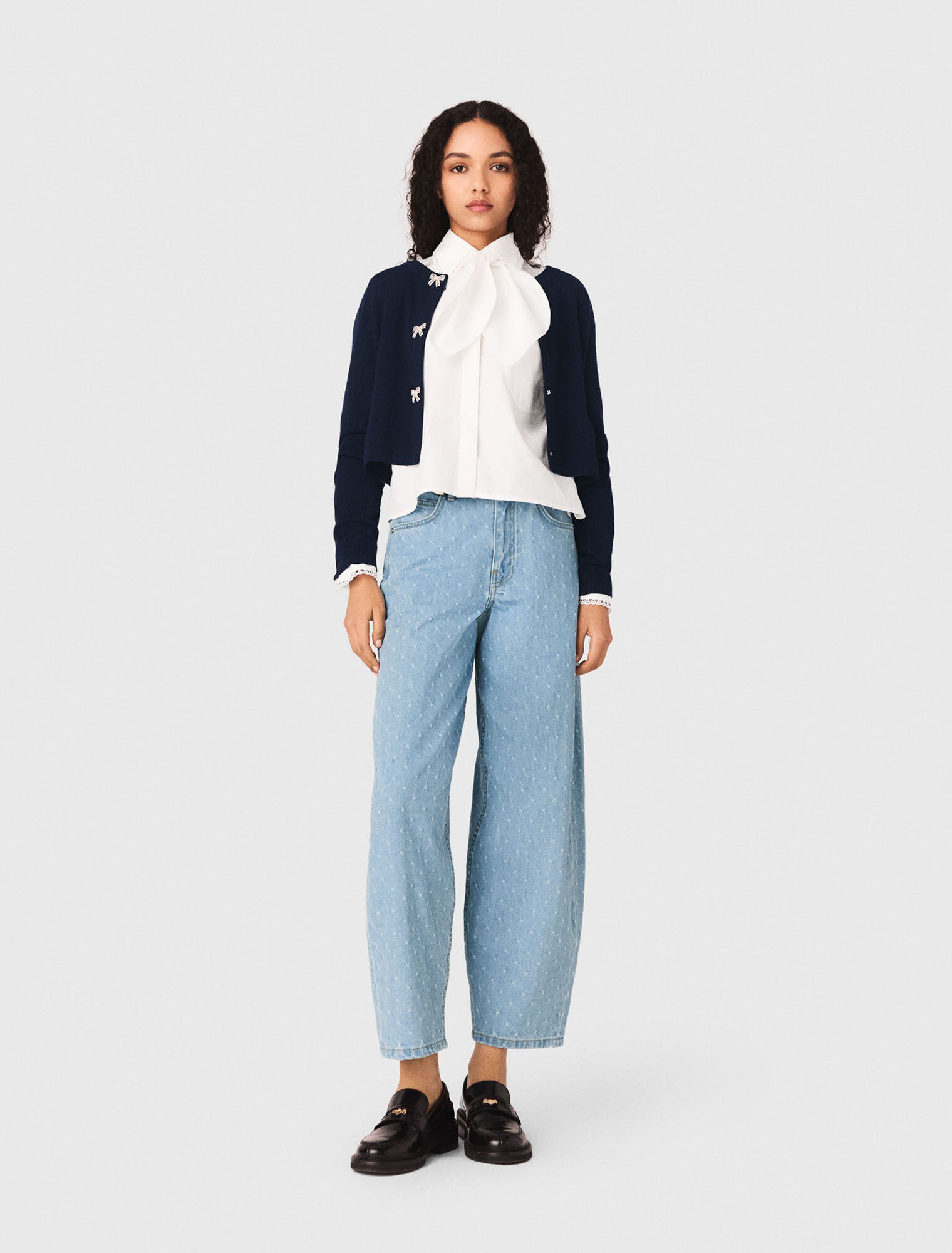 C&aacute;rdigan con botones lazo joya