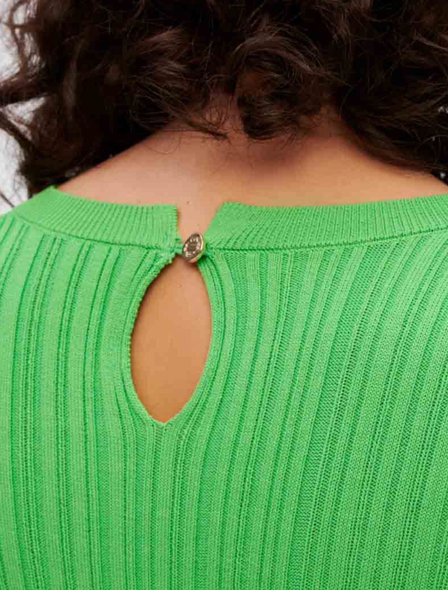 Vestido de punto con volantes