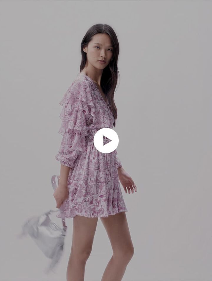 Vestido estampado con volantes