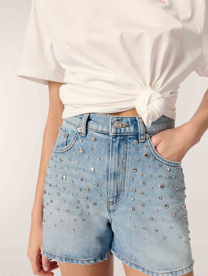 Pantalón corto vaquero con tachuelas