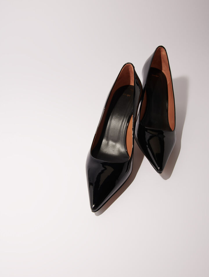 Tacones de punta fina de cuero