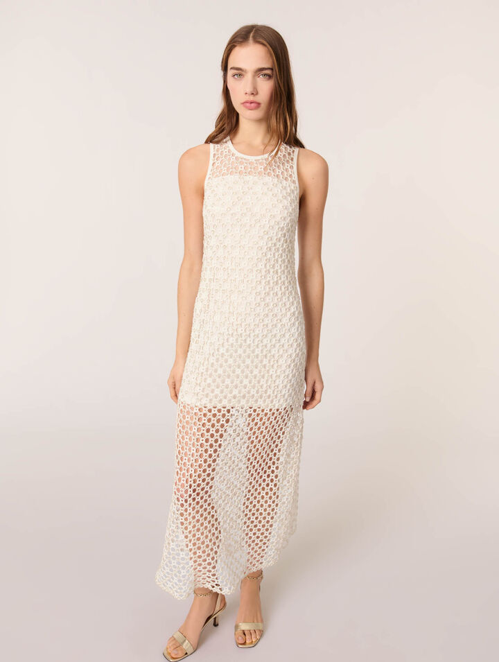 Vestido largo de ganchillo con perlas