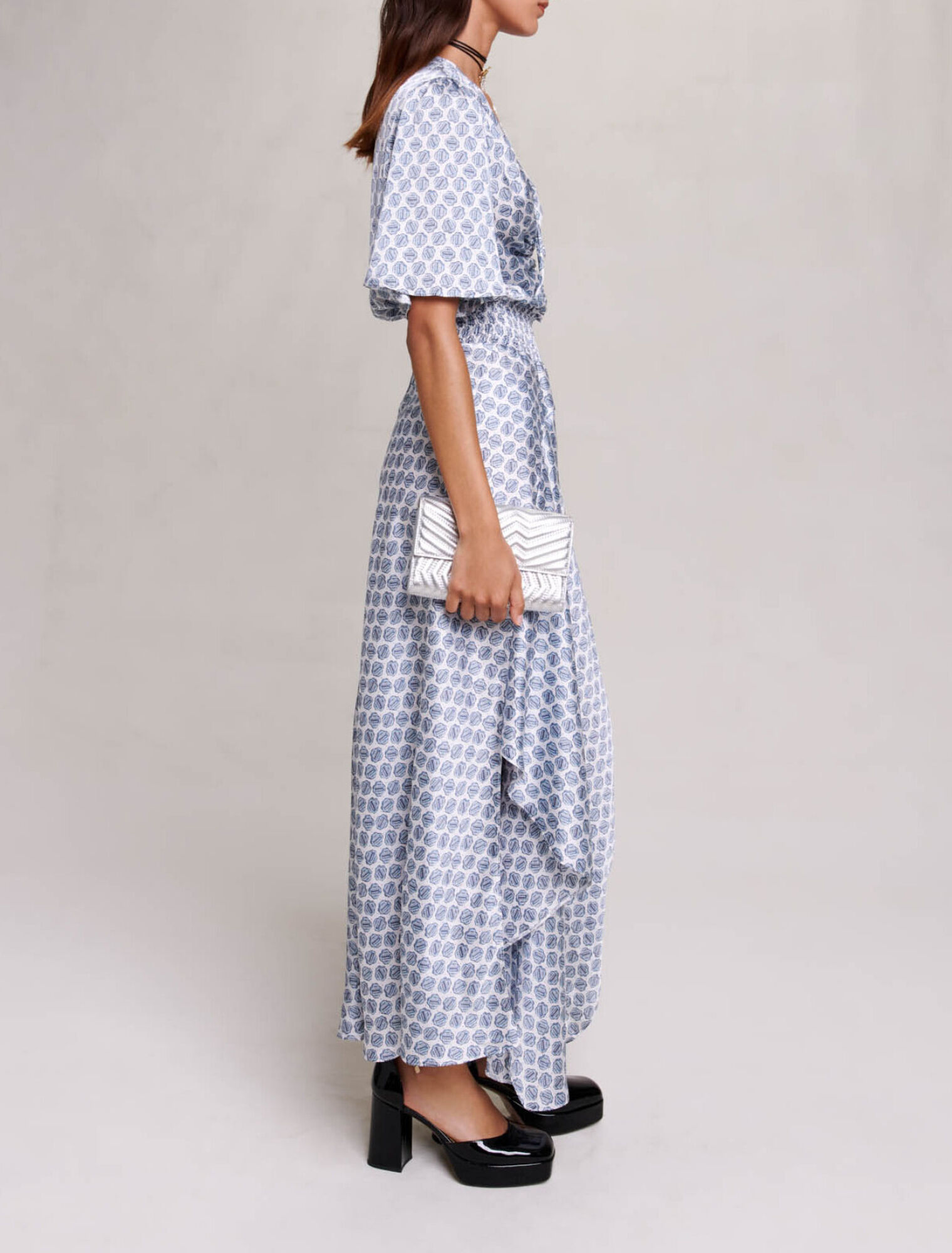 Vestido largo asim&eacute;trico satinado