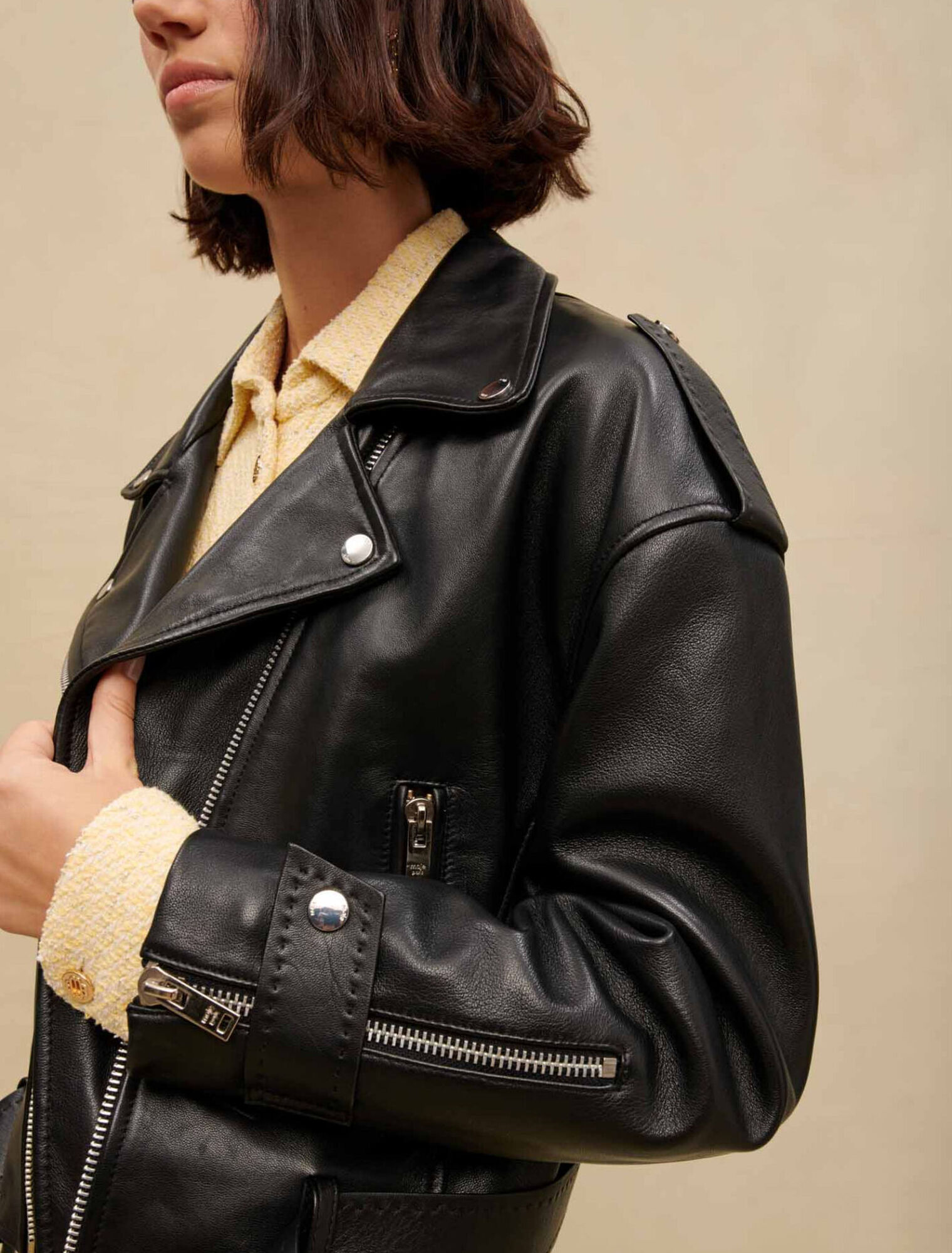 Cazadora de piel tipo biker ancha